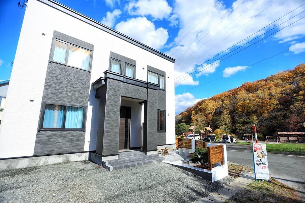 Furano CUBE SUGAR-方糖民宿,步行8min到雪场,3 brs,Max 6ppl Nakafurano Exterior foto