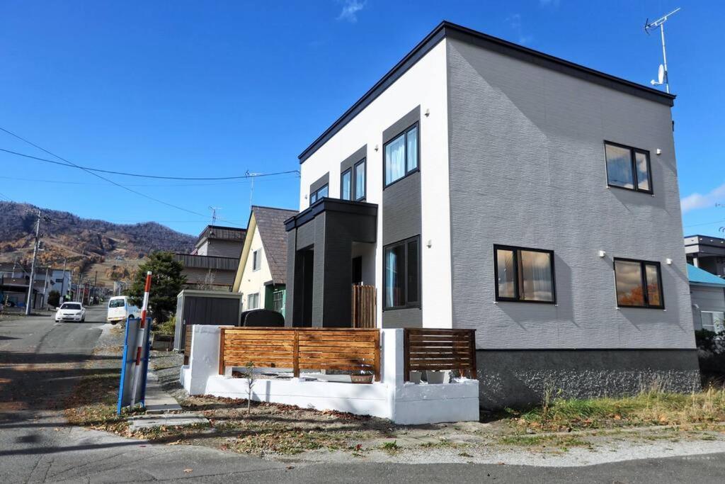 Furano CUBE SUGAR-方糖民宿,步行8min到雪场,3 brs,Max 6ppl Nakafurano Exterior foto